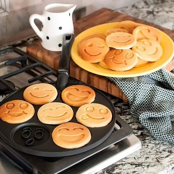 Pancake Pan 7-Cavity Smiley Molds Non-Stick Cool-Touch Handle