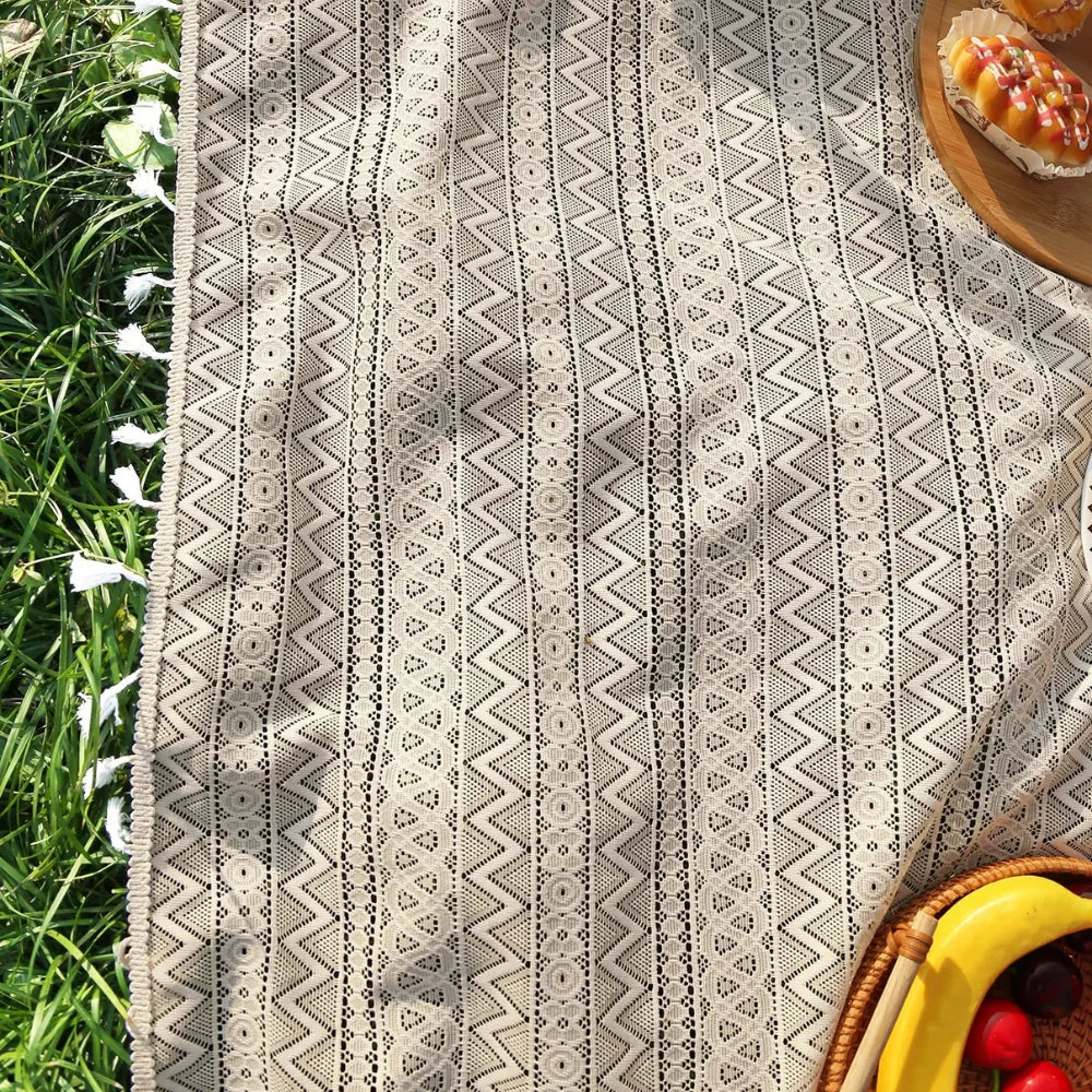 Picnic Blanket Machine-Washable Polyester Boho Geometric Fringed