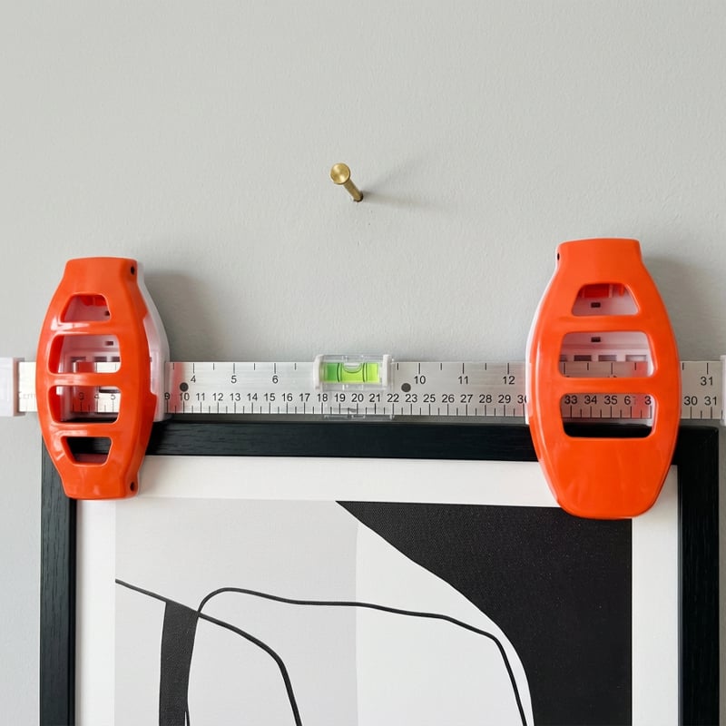 Picture Hanging Level Bubble Level & Marking Pins