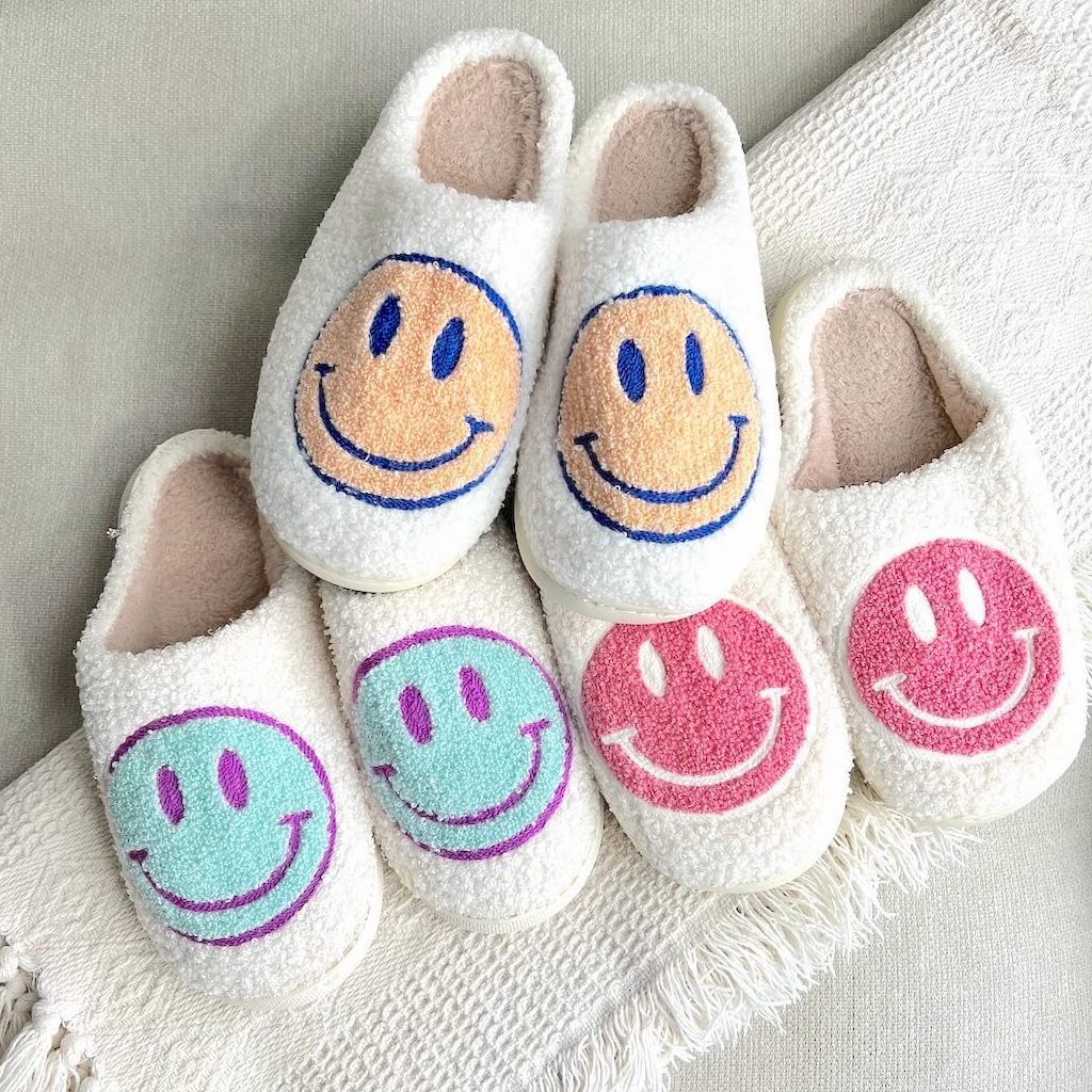 Plush Slippers Smiley Design Soft Lining Non-Slip Sole