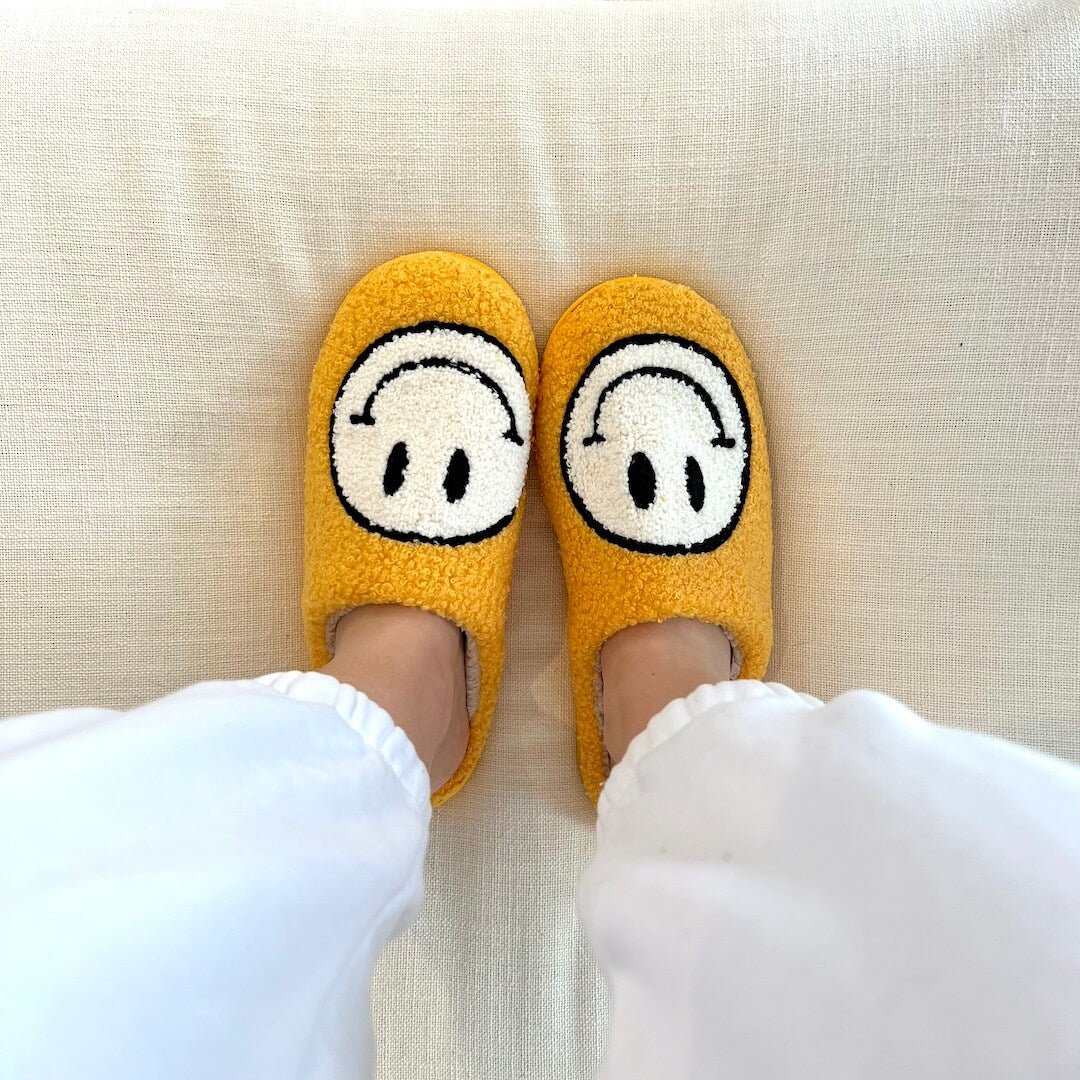 Plush Slippers Smiley Design Soft Lining Non-Slip Sole