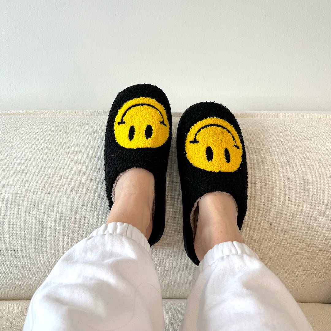 Plush Slippers Smiley Design Soft Lining Non-Slip Sole