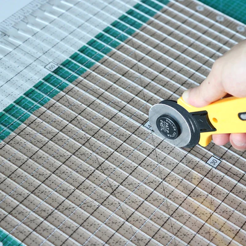 Quilt Cutting Tool Non-Slip Grip Cuts Six Layers