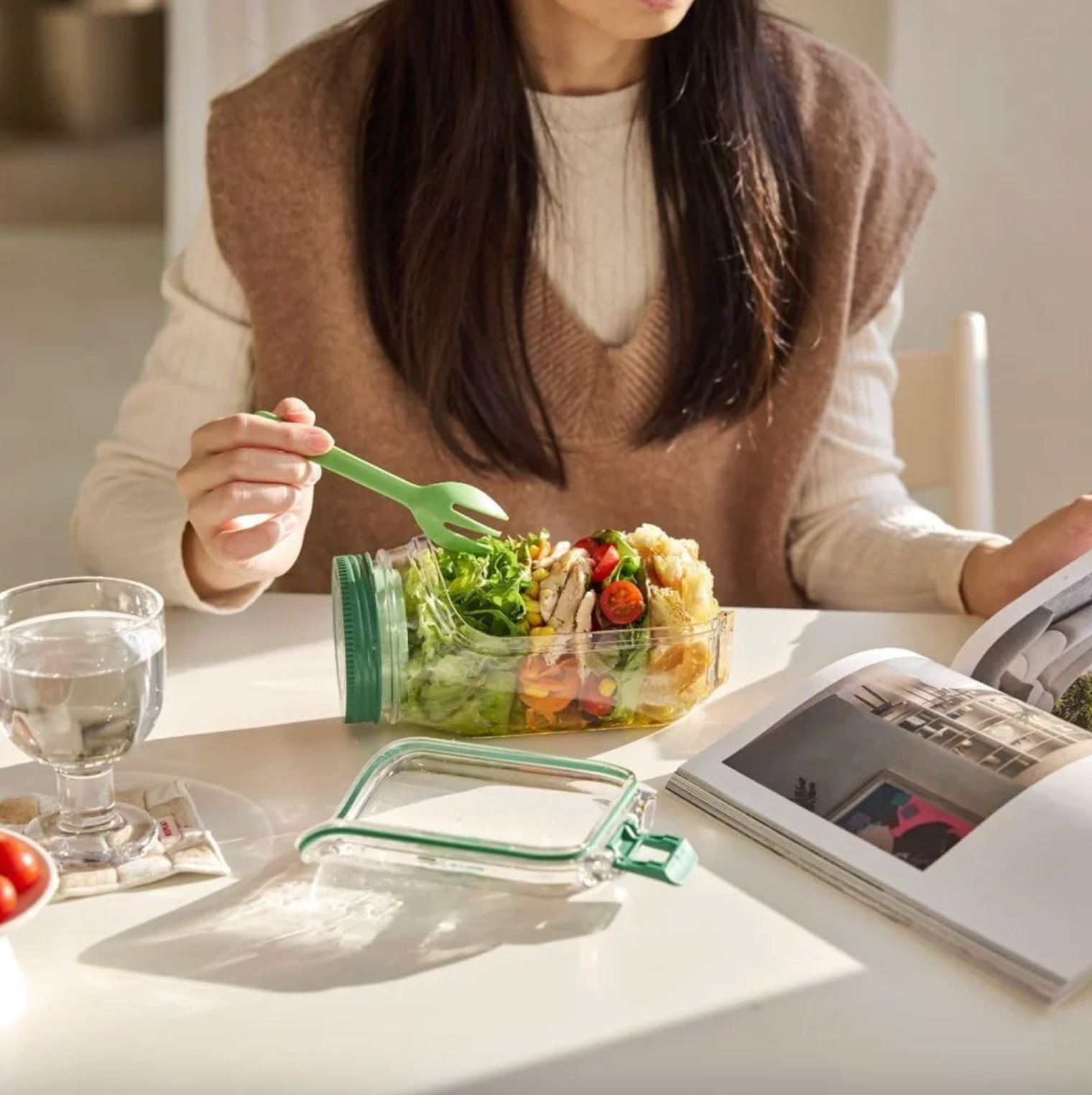 Salad Container Vertical Layering & Leak-Proof Dressing Capsule