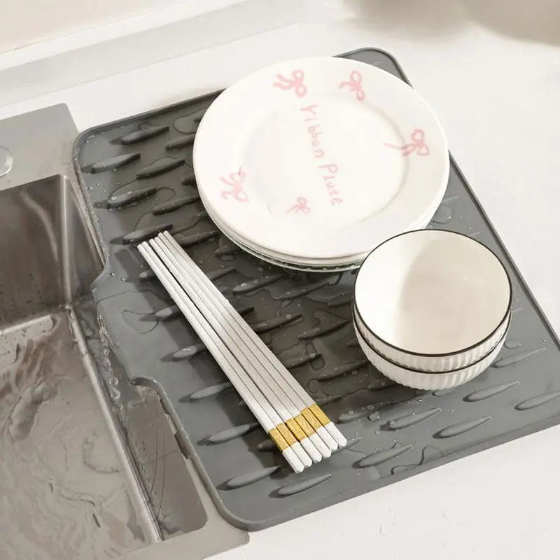 Silicone Drying Mat Raised Drainage Heat-Resistant & Space-Saving