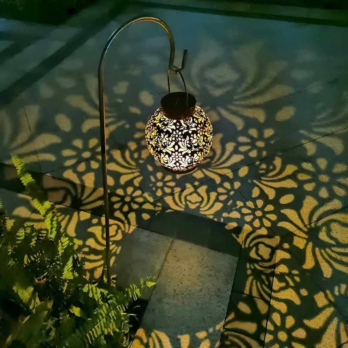 Solar Garden Lantern Ornate Metal Warm White LED IP65 Weatherproof