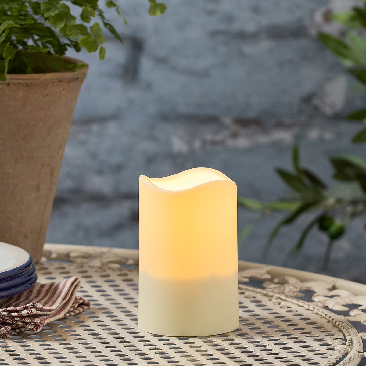Solar LED Candles Warm White Weather-Resistant 3-Pack