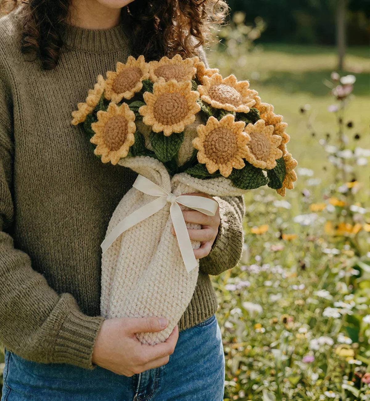 Throw Blanket Double-Knit Crocheted Flower Appliqués