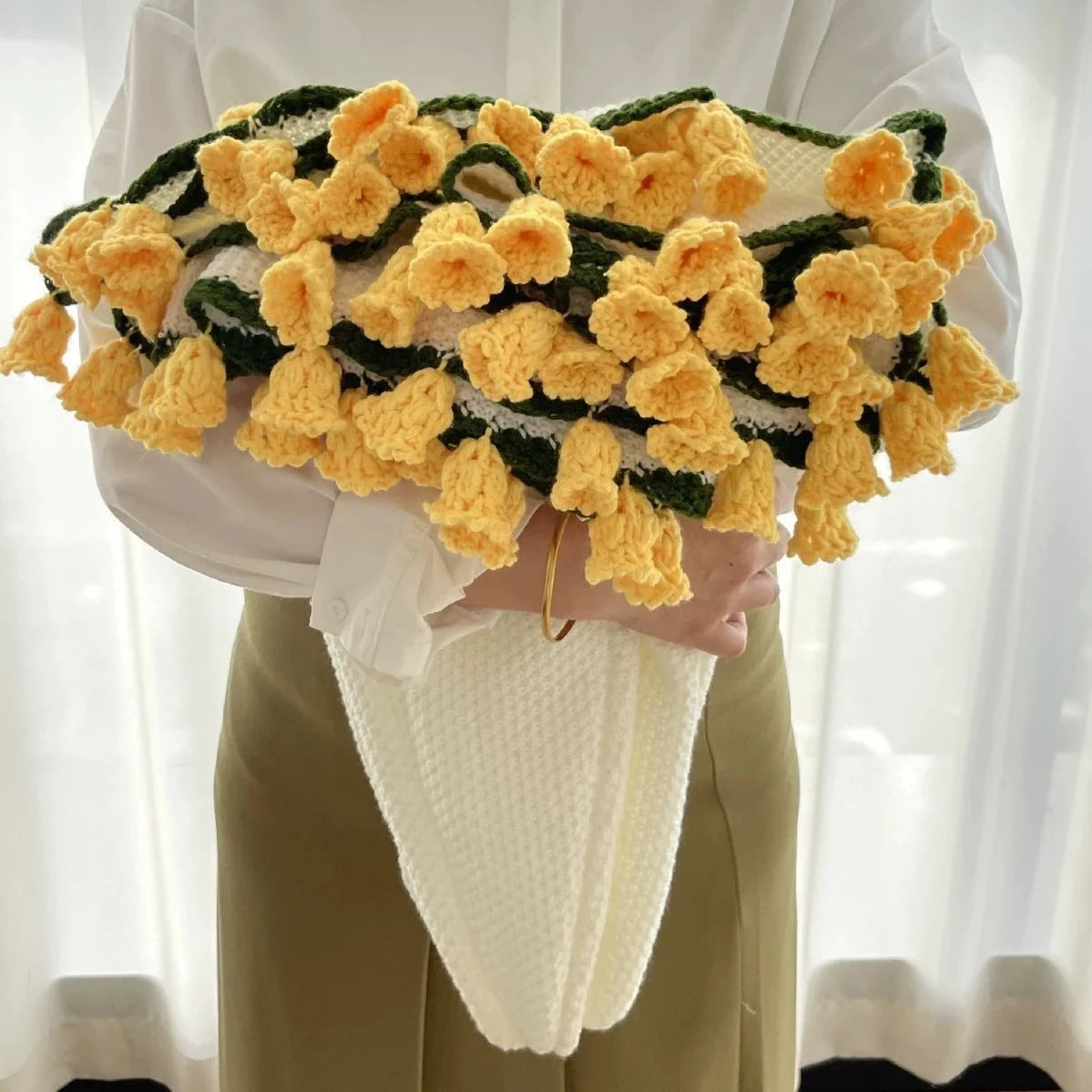 Throw Blanket Double-Knit Crocheted Flower Appliqués
