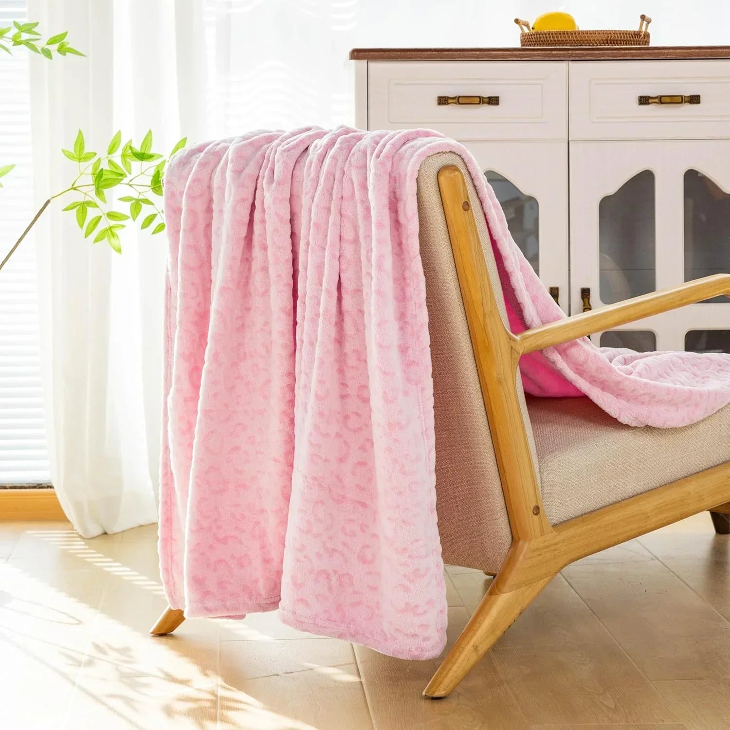 Throw Blanket Plush Flannel Leopard Print Machine Washable