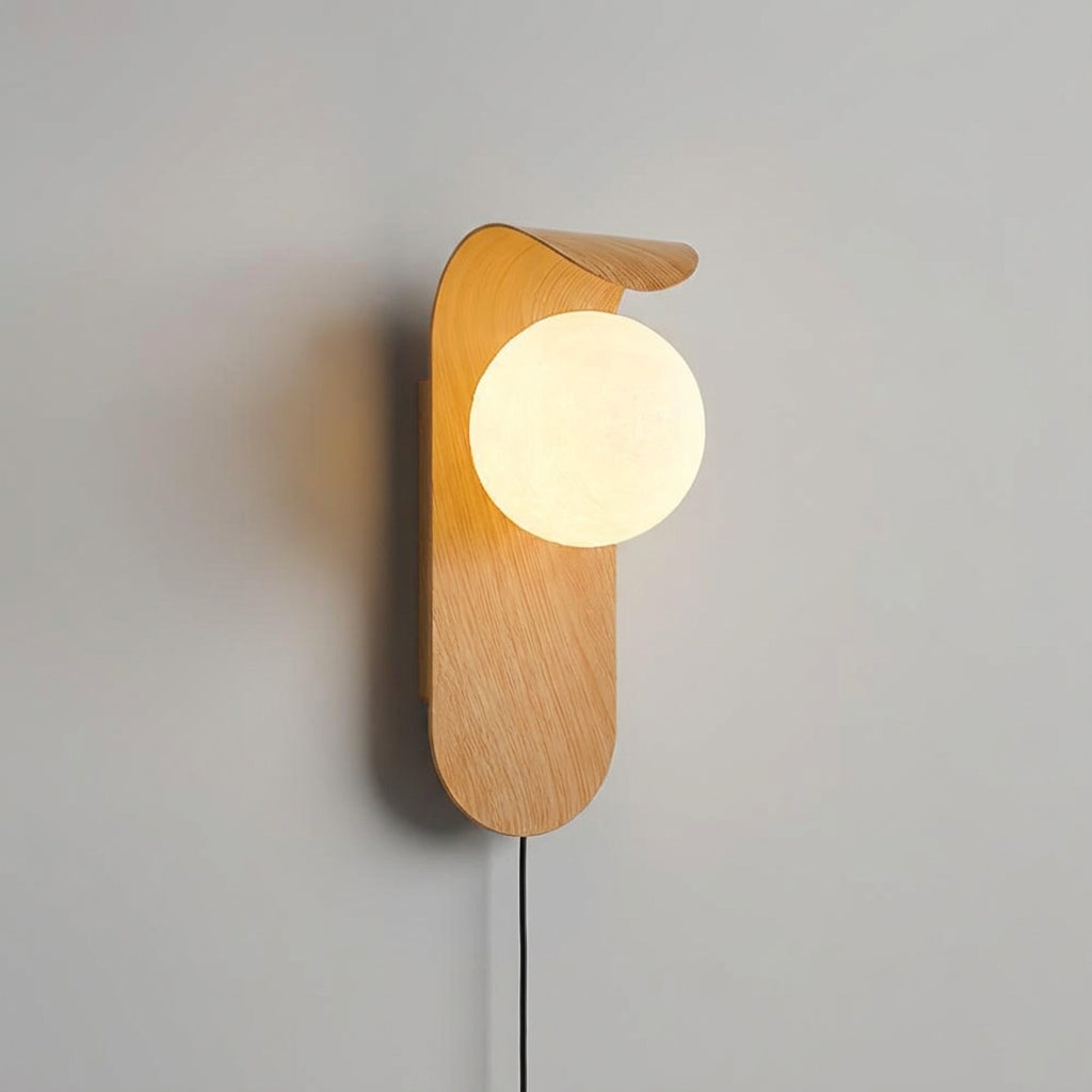 Wall Lamp with Curved Frame