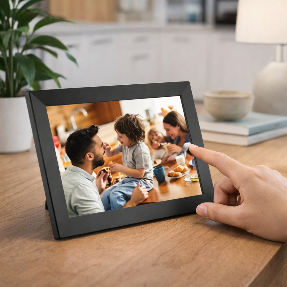WiFi-Enabled Touchscreen Photo Display with Slideshow Function