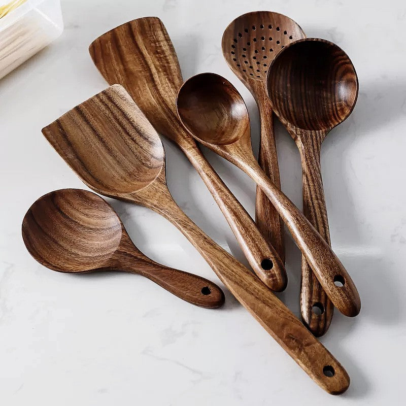 Sophisticated 7-Piece Wooden Utensil Set for Culinary Mastery