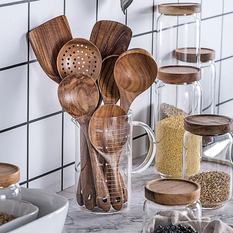 Sophisticated 7-Piece Wooden Utensil Set for Culinary Mastery