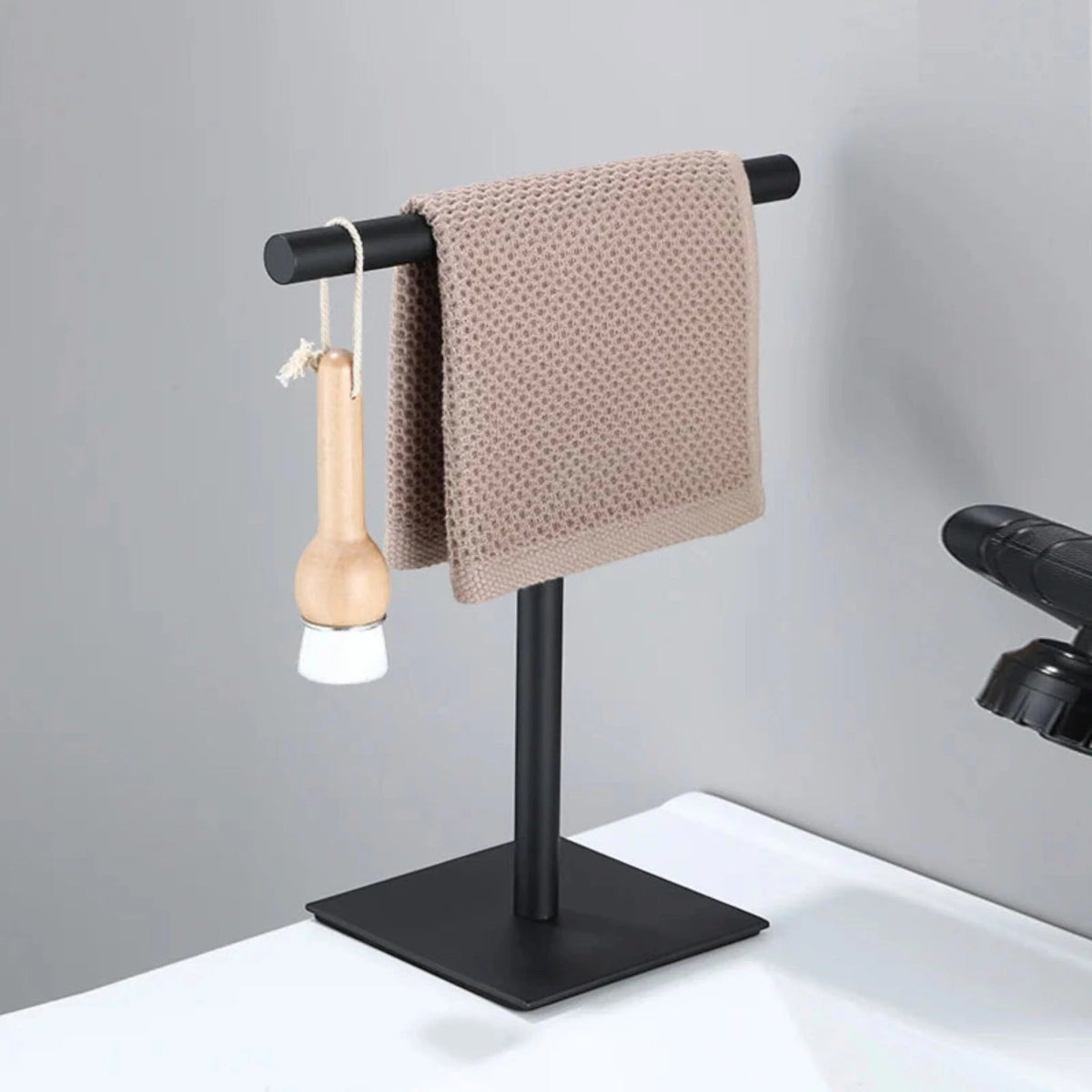 Elegant Freestanding Towel Holder with Sturdy Metal Frame