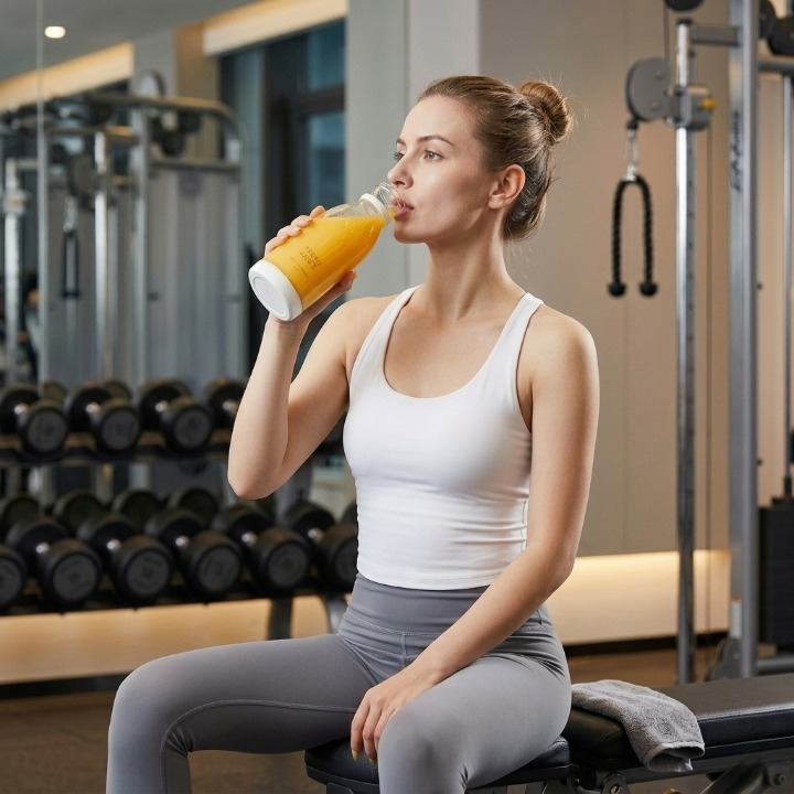 On-the-Go Smoothie Mixer 420ml – Rechargeable & Effortless Blending