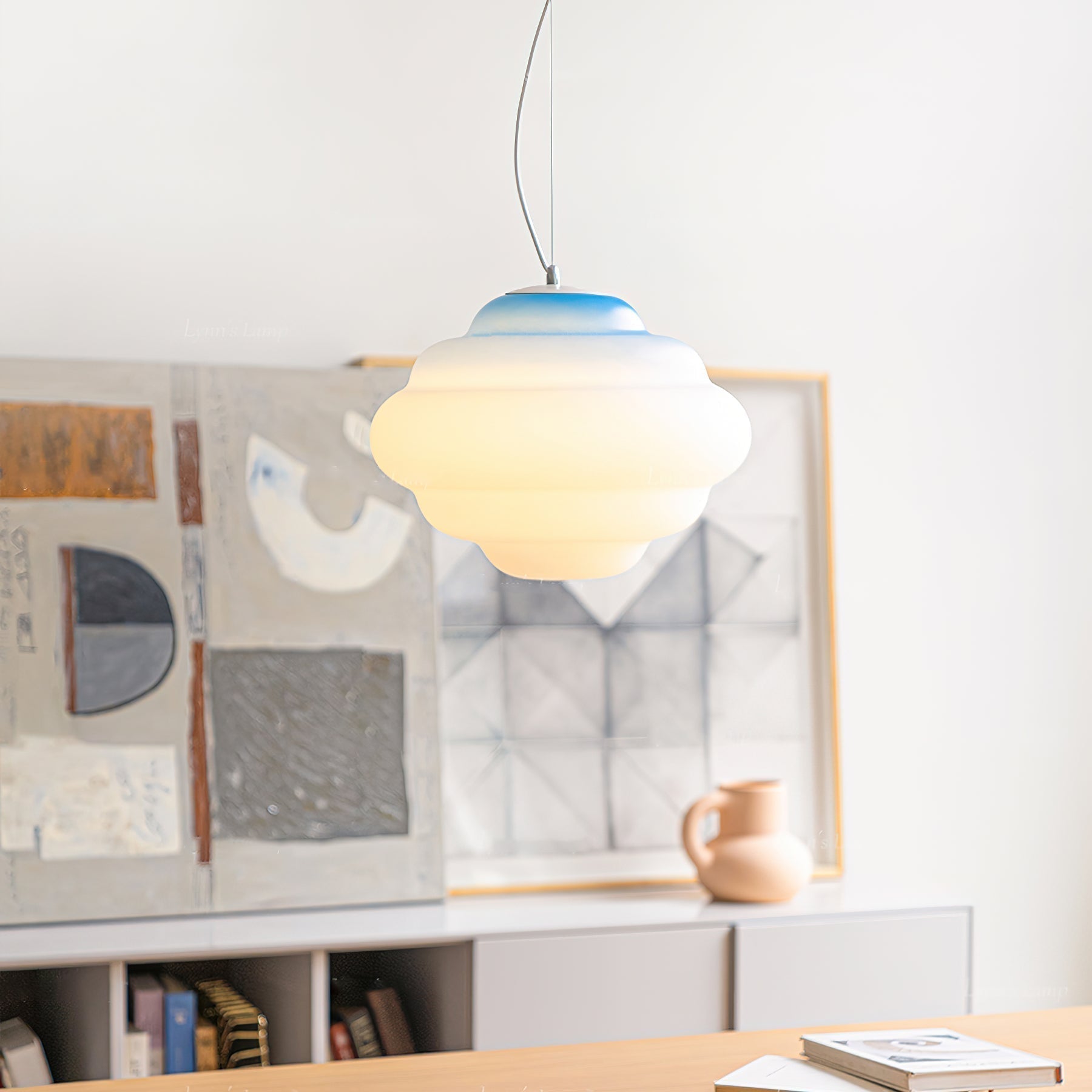 Gradient Pendant Light with Soft Light Diffusion