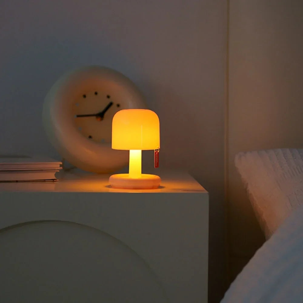 Compact Horizon Glow Lamp for Serene Spaces