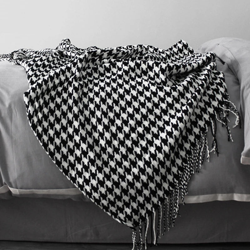 Chic Knit Throw Blanket with Geometric Design and Tassels