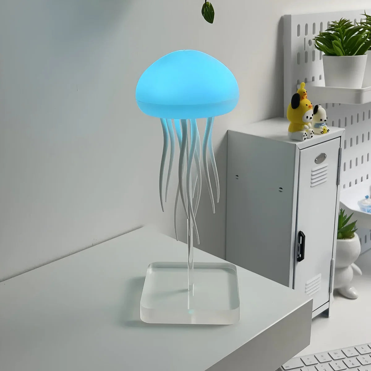 Mesmerizing Aquatic Motion Lamp