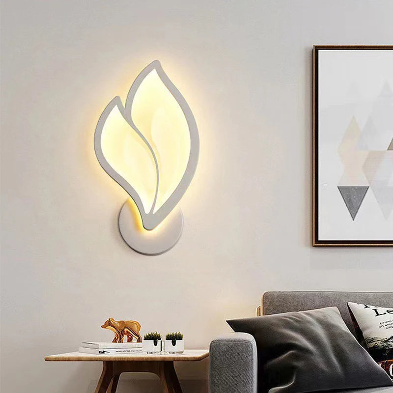 Elegant LED Wall Light Fixture for Modern Interiors