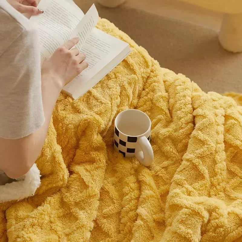 Plush Winter Comfort Blanket – Snuggly Softness for Every Chill