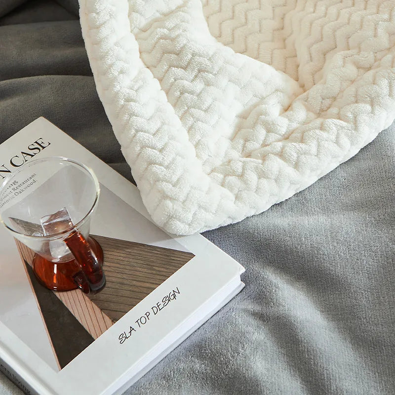Cozy Fleece Throw Blanket for Warmth and Comfort