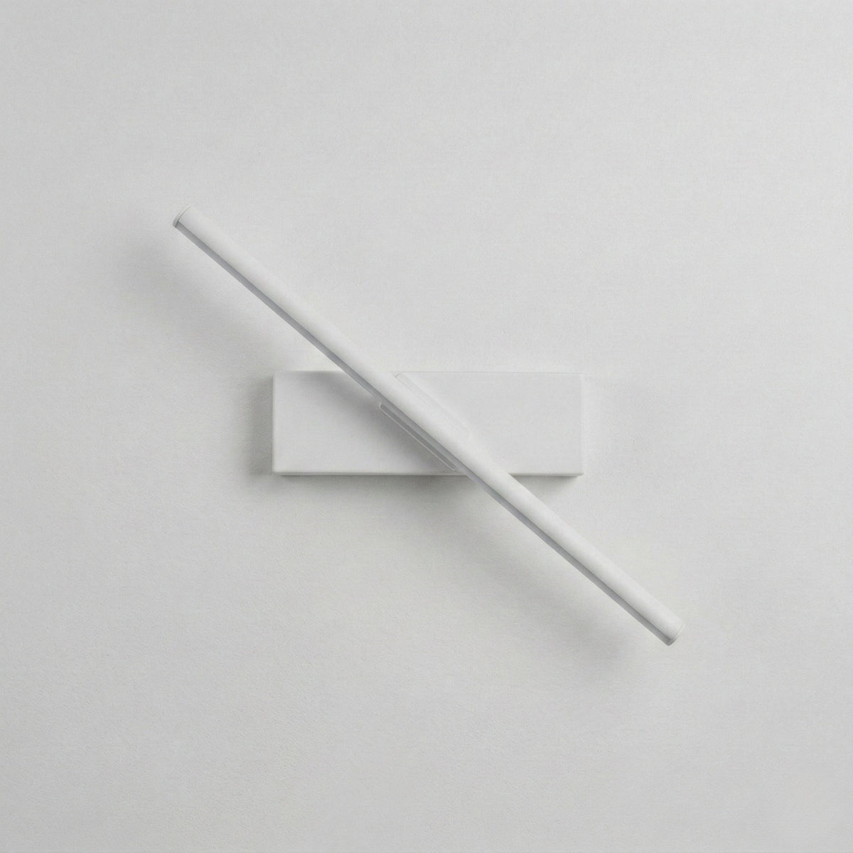 Adjustable LED Wall Fixture for Modern Spaces