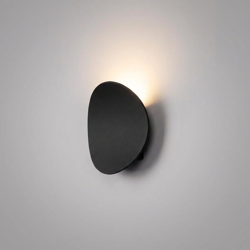 Sleek Wall Light Fixture - Minimalist Design