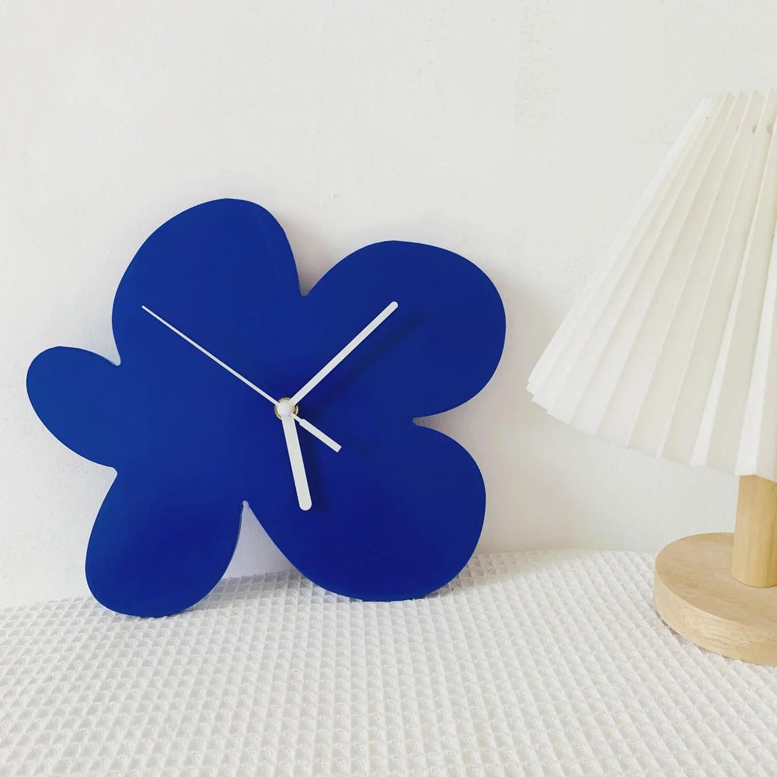 Petal-Inspired Wall Clock with Whisper-Quiet Mechanism