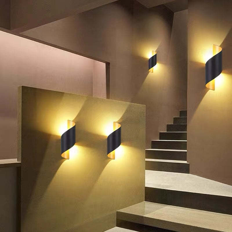 Twisted Design Wall Lamp - Contemporary Spiral Lighting