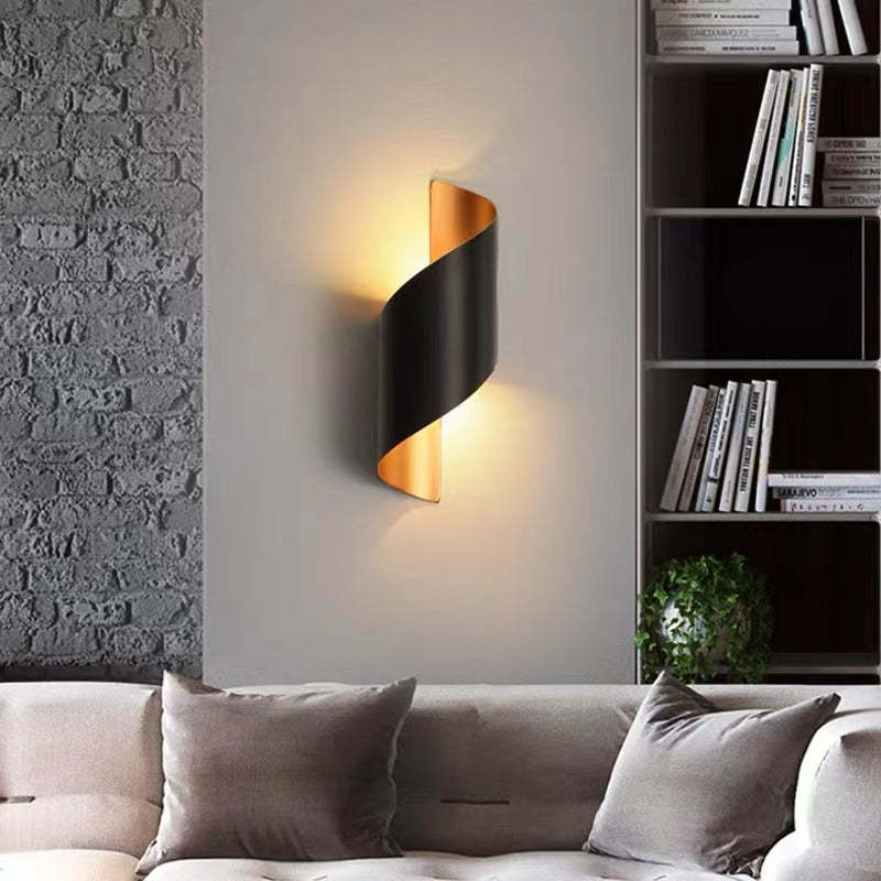 Twisted Design Wall Lamp - Contemporary Spiral Lighting