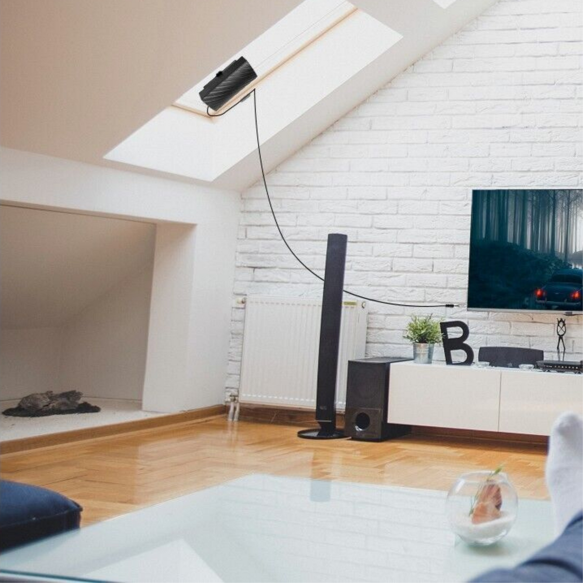 High-Performance 4K Indoor TV Antenna with 600-Mile Range