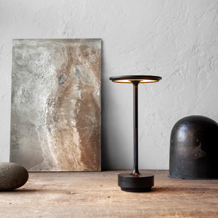 Versatile Wireless Lamp - Customizable Brightness Settings