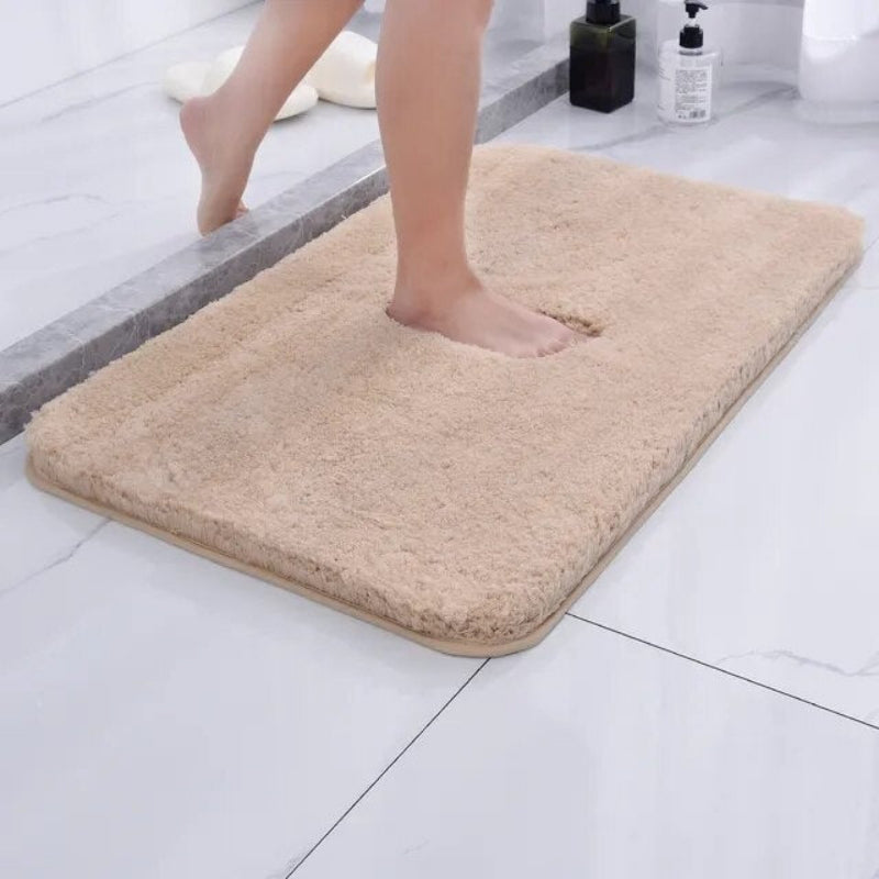 Soft Absorbent Bath Mat with Non-Slip Backing for Safety