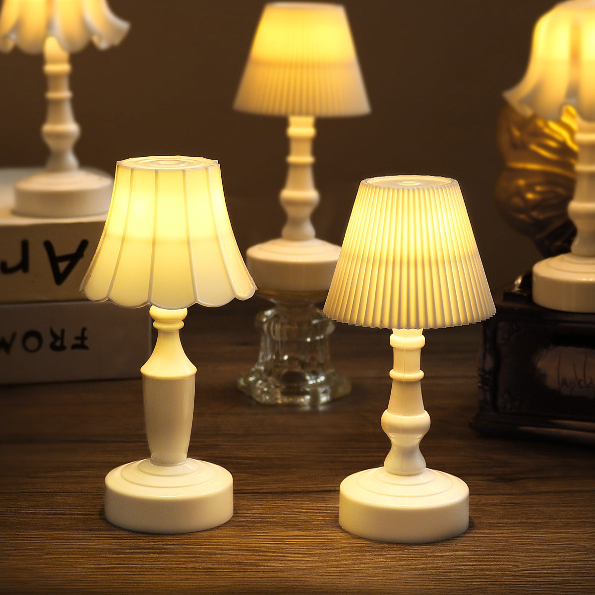 Chic Cordless Table Lamp with LED Light - 1.5W White