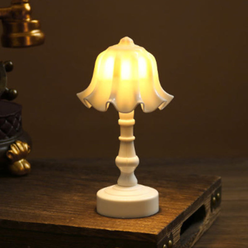 Chic Cordless Table Lamp with LED Light - 1.5W White