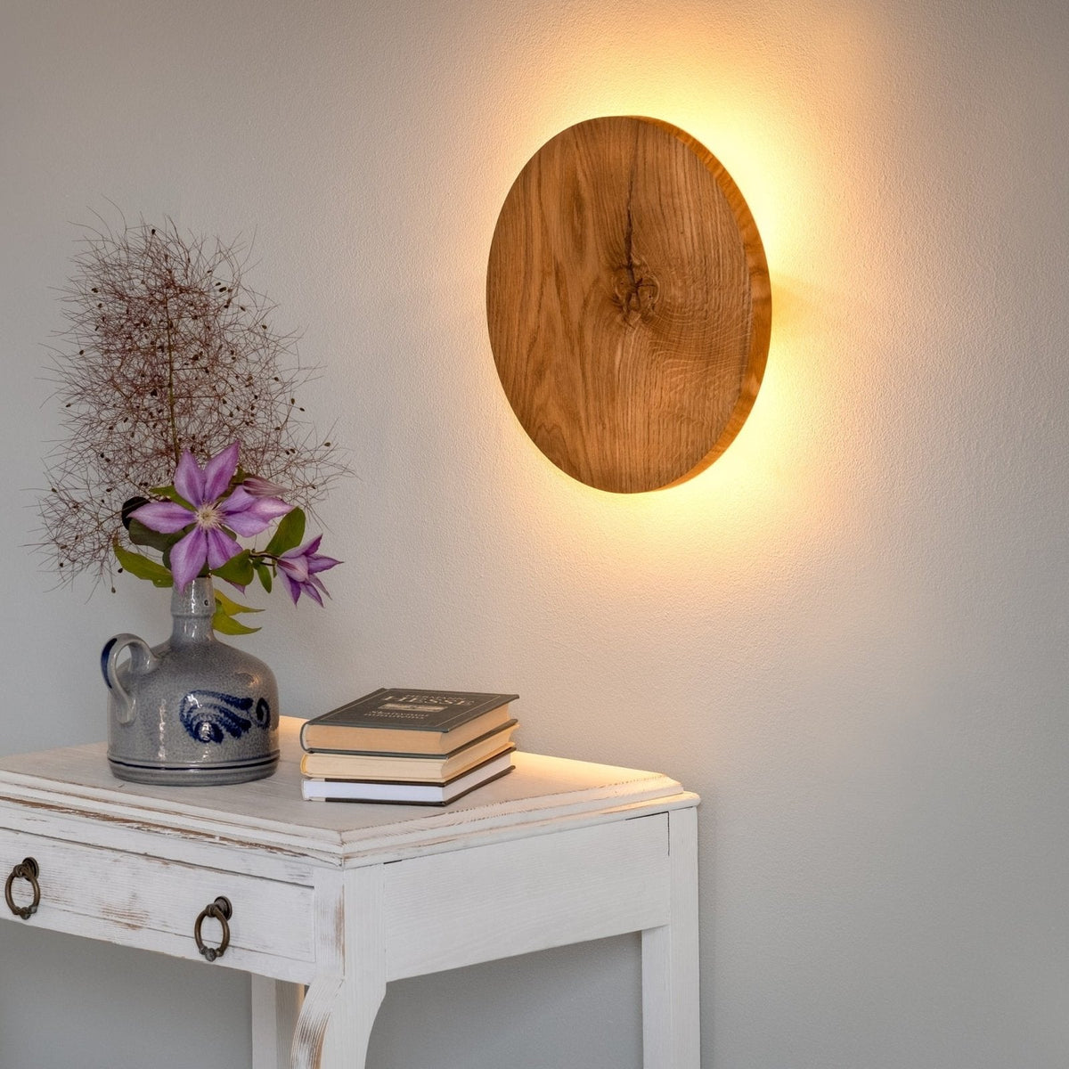 Elegant Oak Round Wall Fixture for Soft Ambient Lighting