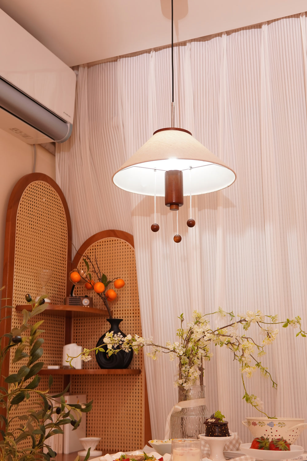 Octopus-Shaped Pendant Light – Sculptural Ceiling Lamp