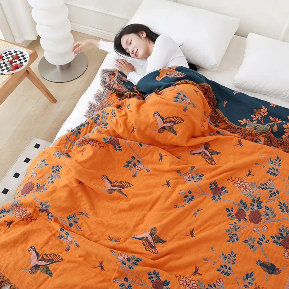 Chic Cotton Throw Blanket with Stylish Tassels