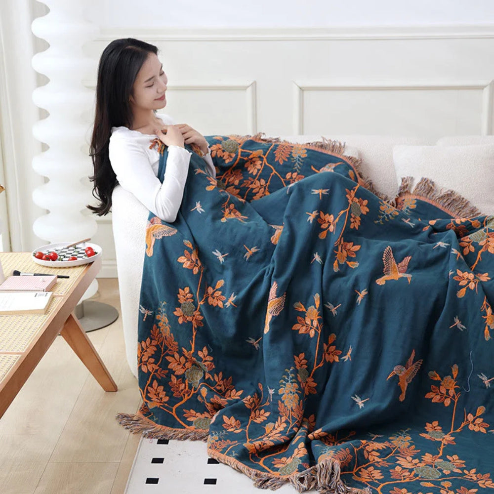Chic Cotton Throw Blanket with Stylish Tassels