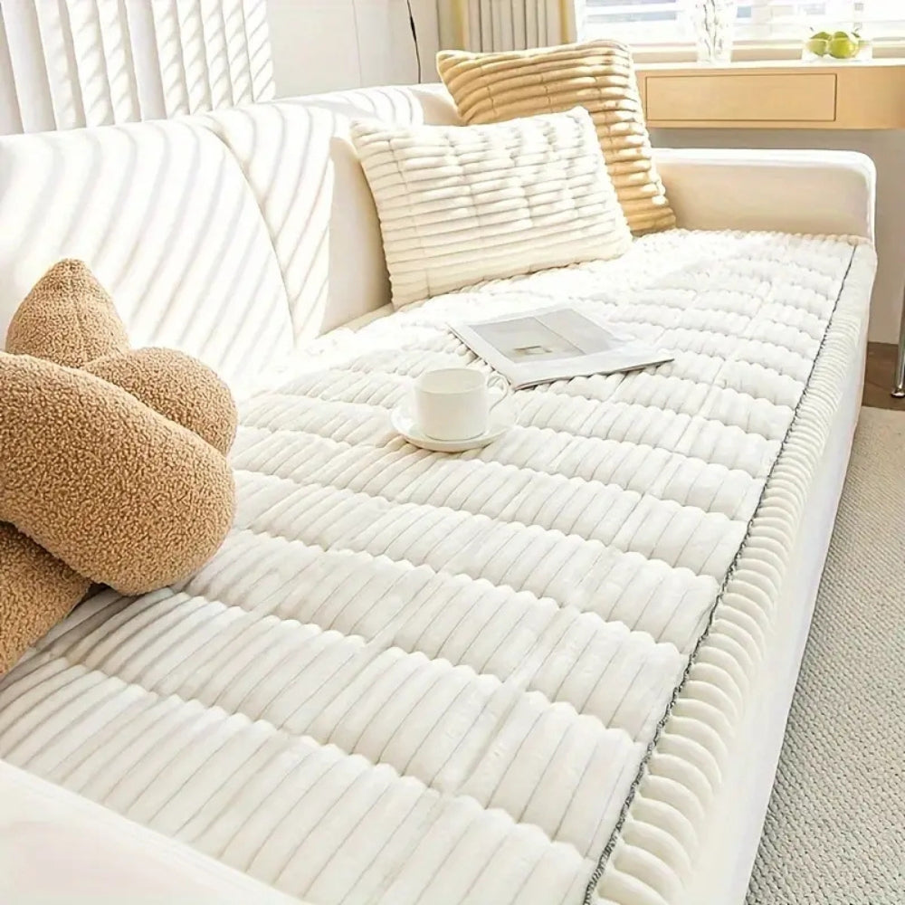 Luxurious Sofa Shield with Tailored Edges – Cozy Microfiber Cover for Pets