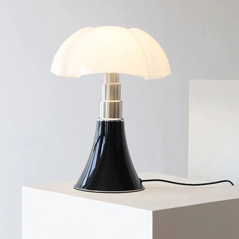 Chic Floral Design Table Lamp