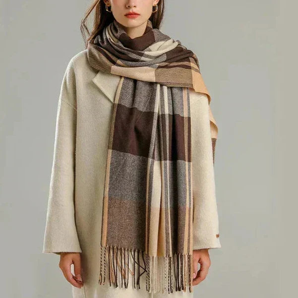 Chic Cashmere Scarf – Cozy, Stylish & Versatile Accessory