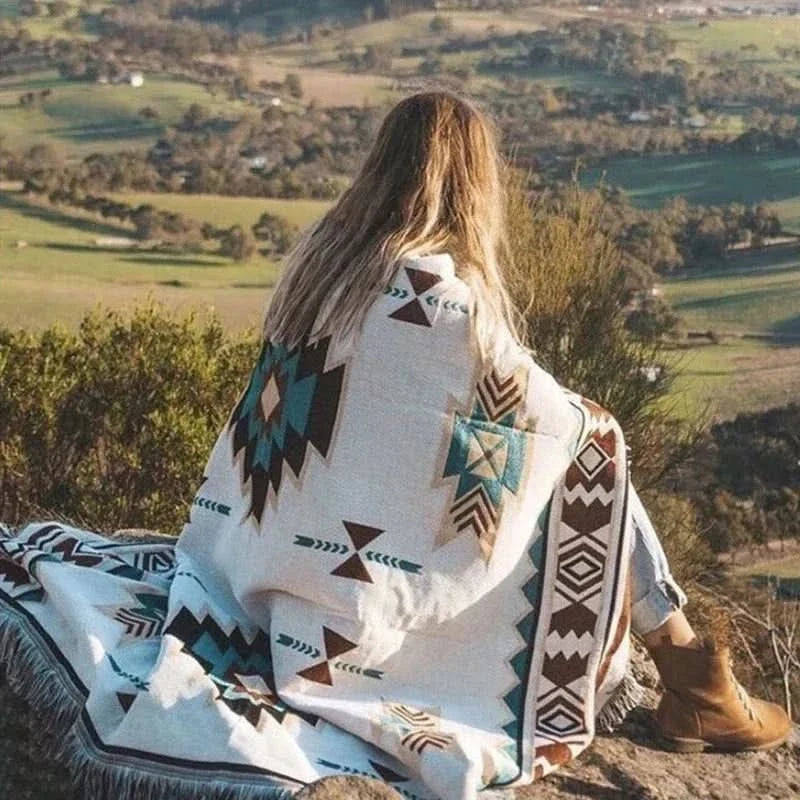 CozyLoom – Lightweight Linen Throw for Home and Travel