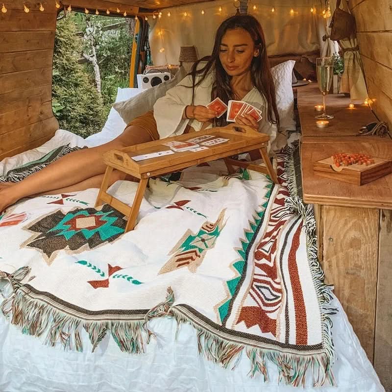 CozyLoom – Lightweight Linen Throw for Home and Travel