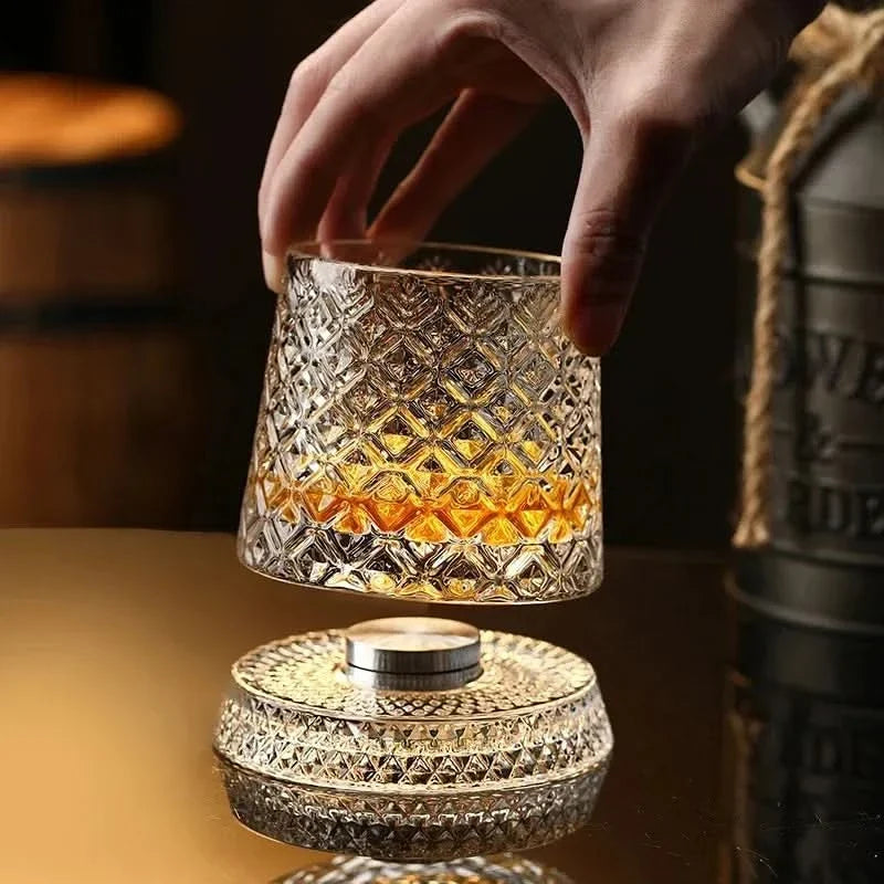 SpindleWave – Elegant Spinning Whisky Glass for Stylish Sips