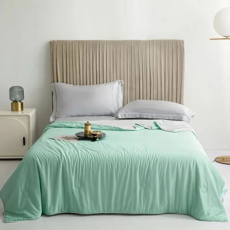 CoolBreeze – Lightweight Summer Blanket for Ultimate Comfort