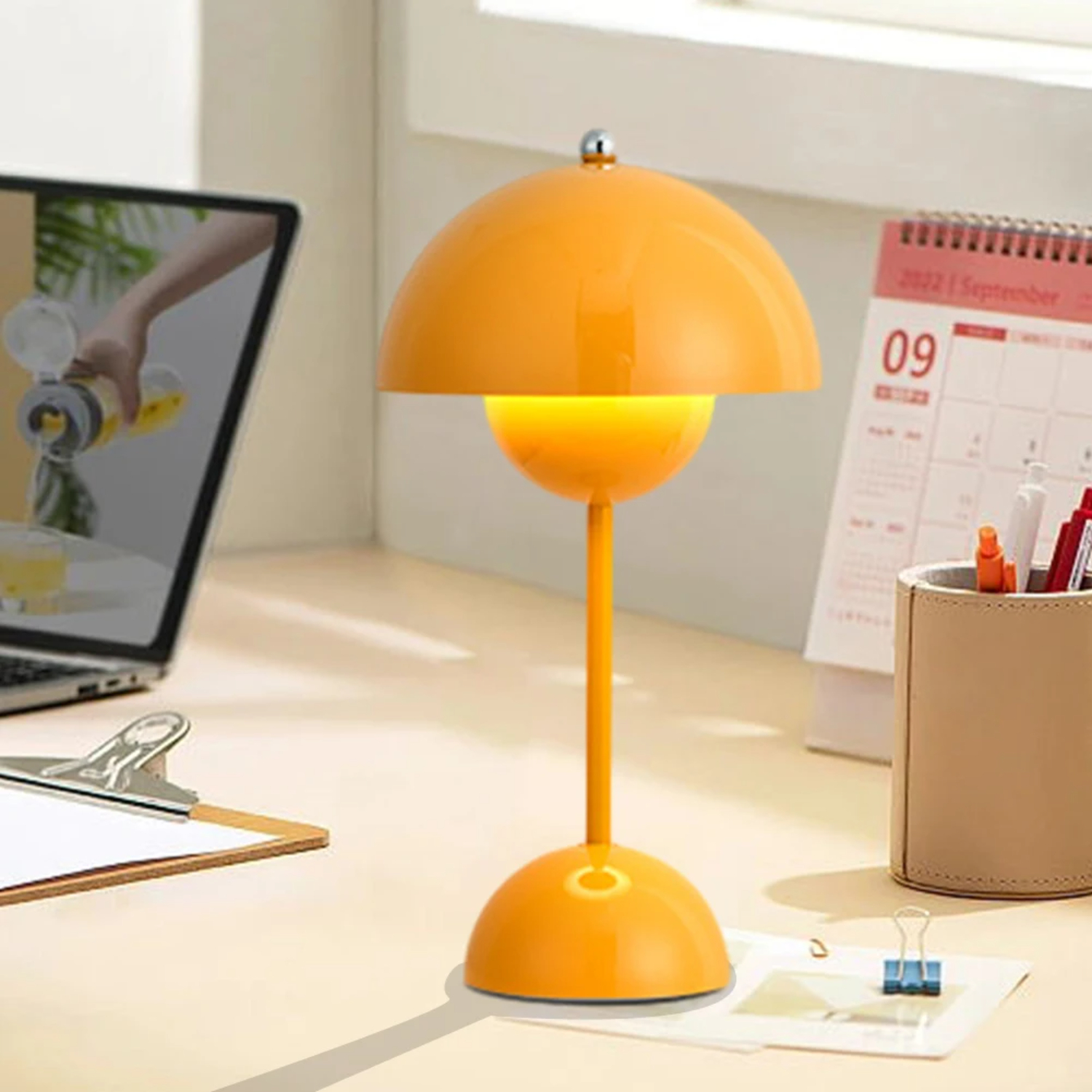 LumaMush – Touch-Controlled Rechargeable LED Table Lamp