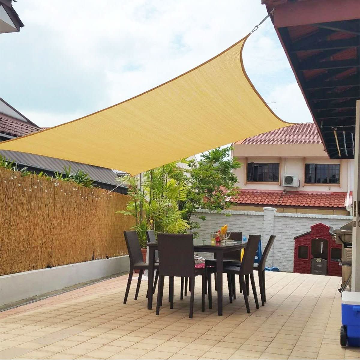 AquaGuard – Stylish Weather-Resistant Shade Sail for Outdoors